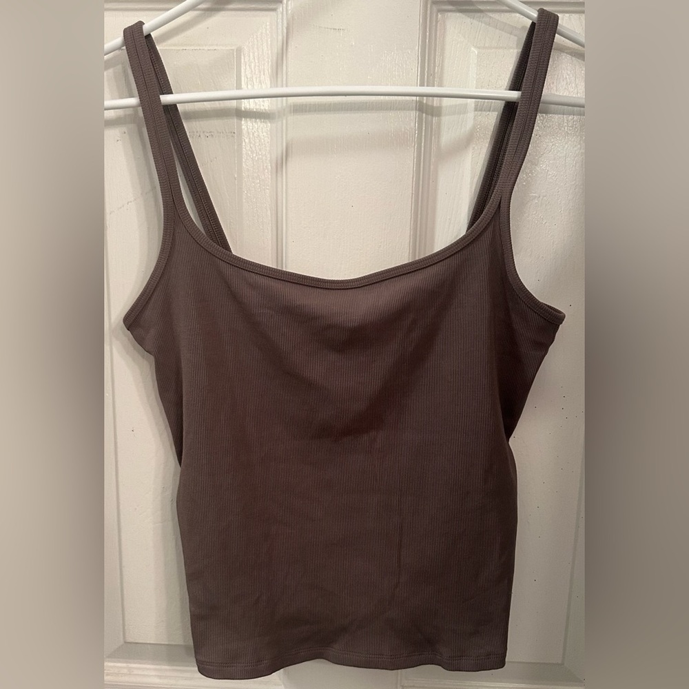 Vuori Women's Tank Top in Brown